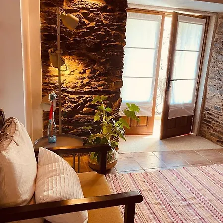Guest house Casa Das Quintas 3*