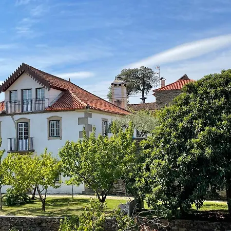 Guest house Casa Das Quintas 3*