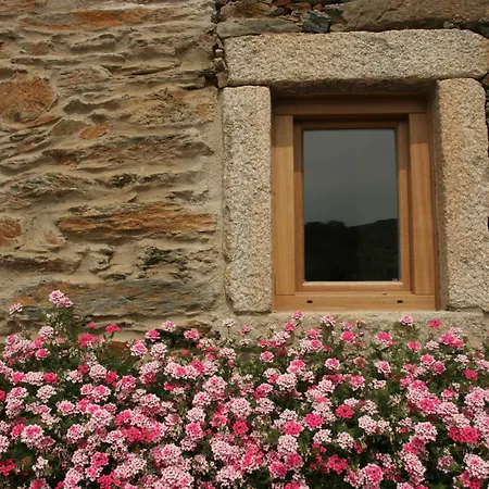 Guest house Casa Das Quintas 3*